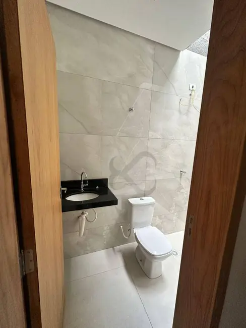 Foto 8 de Sobrado com 2 quartos para alugar, 250m2 em Colúmbia, Londrina - PR