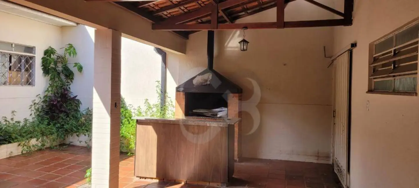 Foto 8 de Casa com 9 quartos para alugar, 300m2 em Centro, Londrina - PR