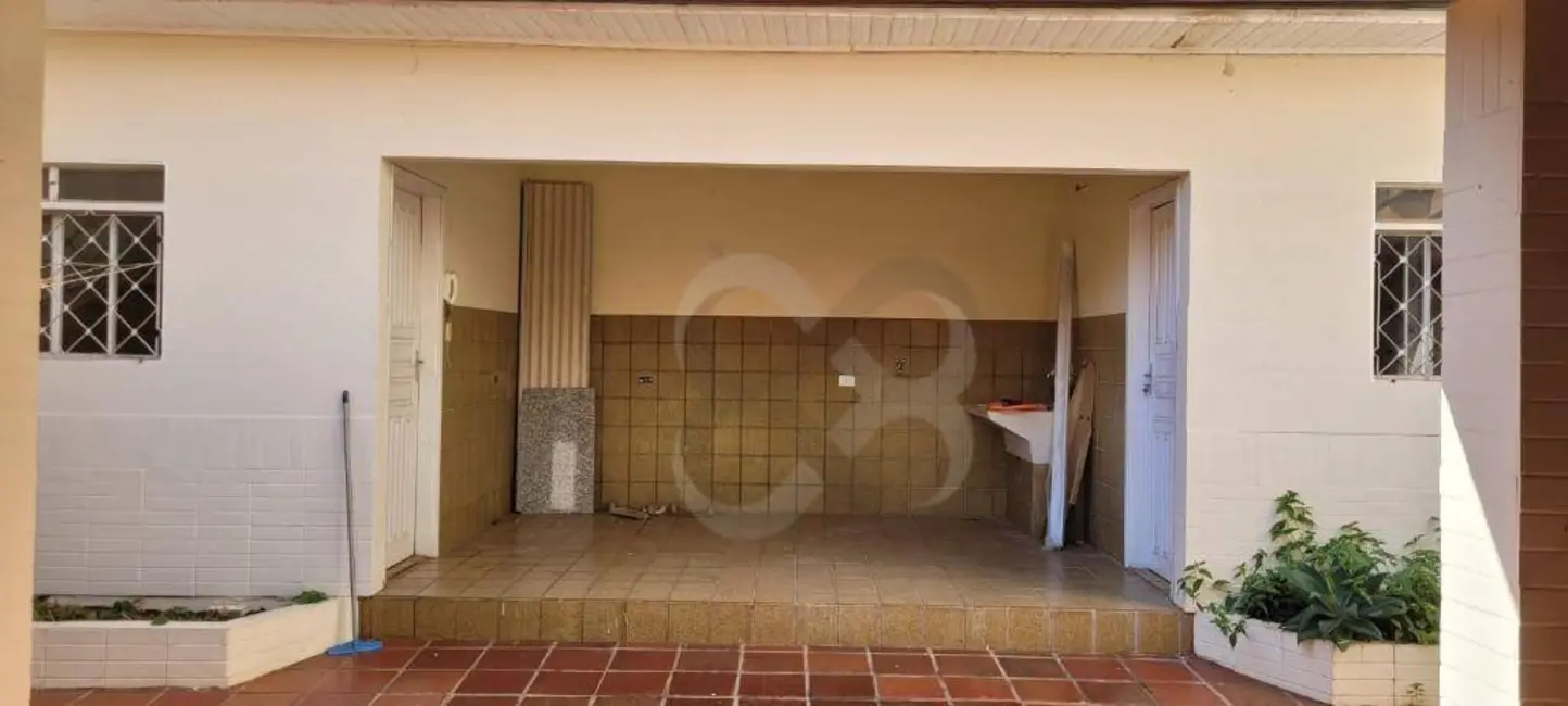 Foto 9 de Casa com 9 quartos para alugar, 300m2 em Centro, Londrina - PR