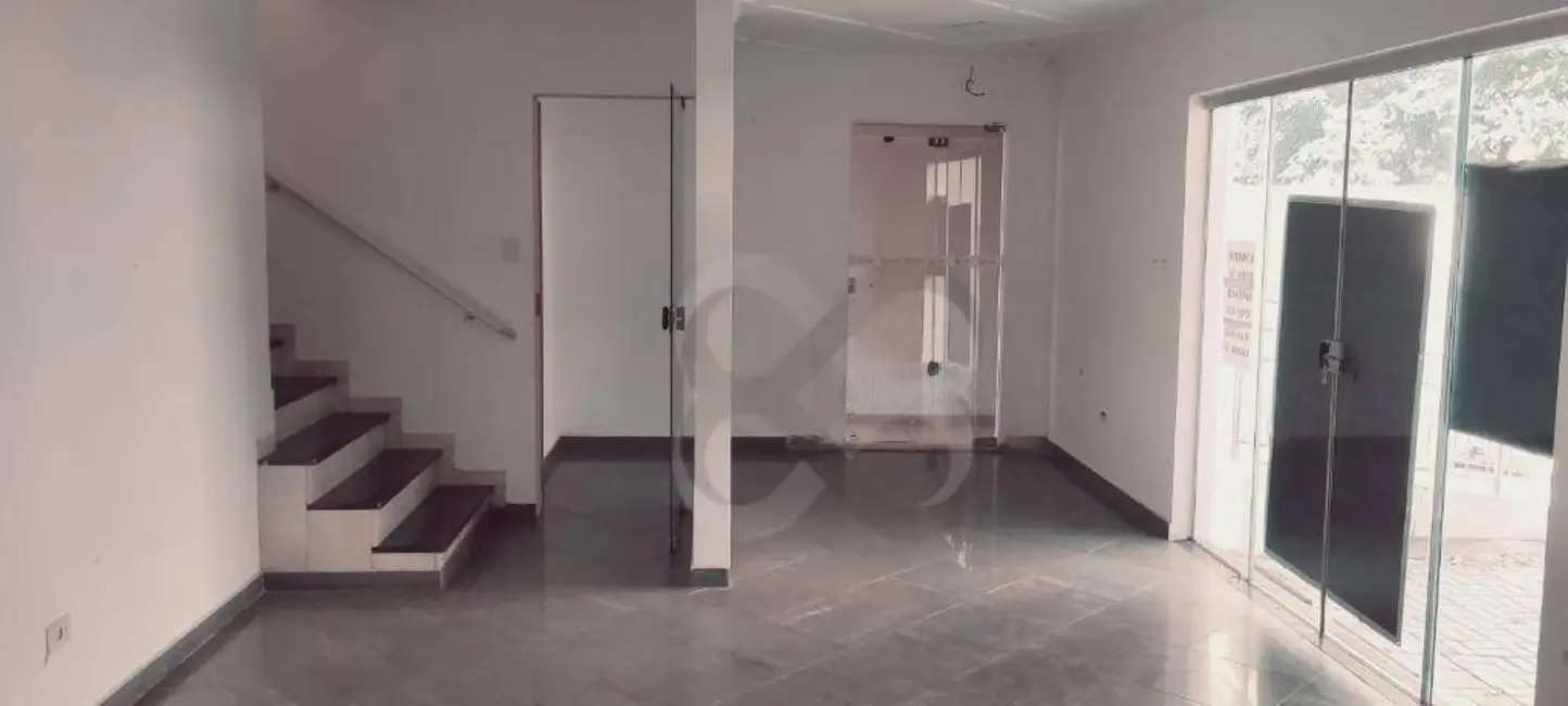 Foto 2 de Casa com 9 quartos para alugar, 300m2 em Centro, Londrina - PR