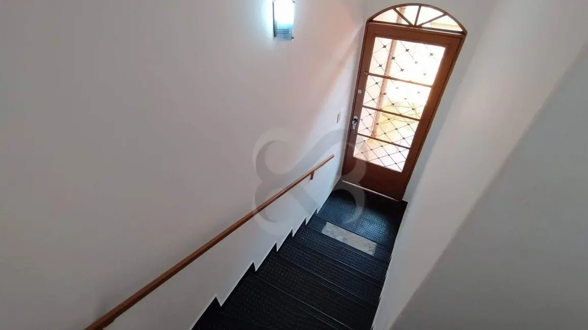 Foto 4 de Casa com 2 quartos para alugar, 150m2 em Aurora, Londrina - PR