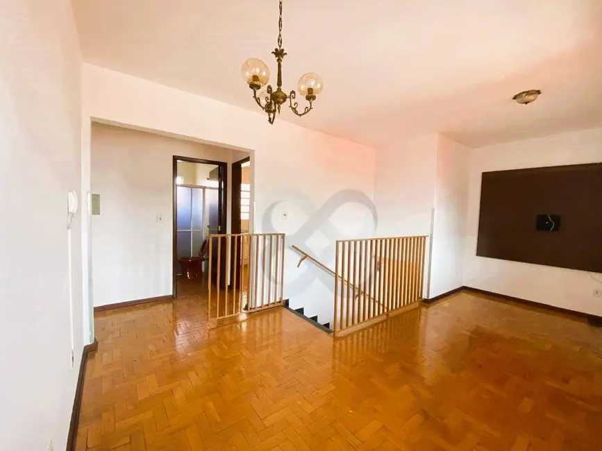 Foto 6 de Casa com 2 quartos para alugar, 150m2 em Aurora, Londrina - PR