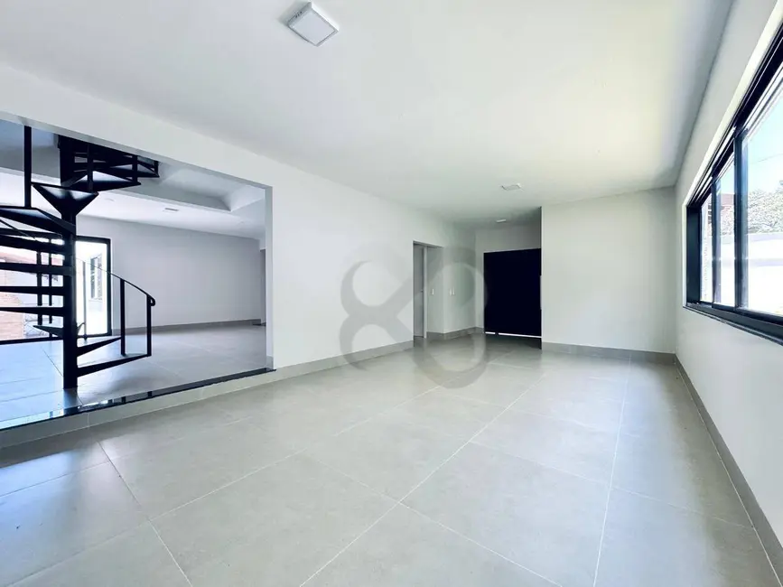 Casa com 3 quartos à venda e para alugar, 500m2 em Mediterrâneo, Londrina - PR - imagem 5 Foto 5 de Casa com 3 quartos à venda e para alugar, 500m2 em Mediterrâneo, Londrina - PR