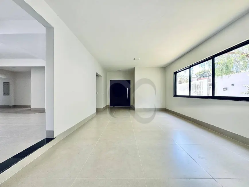 Casa com 3 quartos à venda e para alugar, 500m2 em Mediterrâneo, Londrina - PR - imagem 6 Foto 6 de Casa com 3 quartos à venda e para alugar, 500m2 em Mediterrâneo, Londrina - PR
