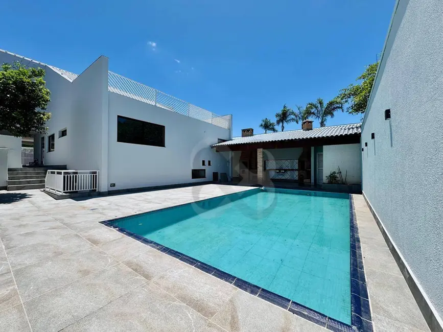 Casa com 3 quartos à venda e para alugar, 500m2 em Mediterrâneo, Londrina - PR - imagem 4 Foto 4 de Casa com 3 quartos à venda e para alugar, 500m2 em Mediterrâneo, Londrina - PR