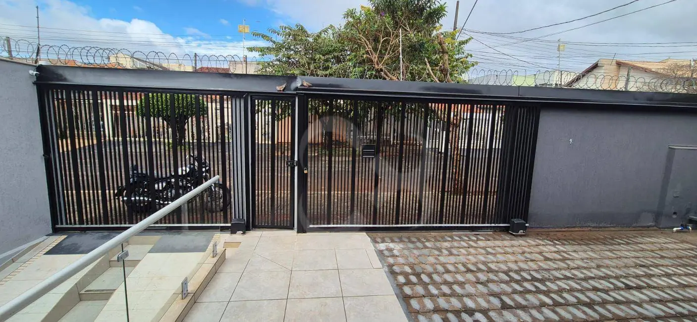 Sobrado com 4 quartos para alugar, 300m2 em Jardim Monte Sinai, Londrina - PR - imagem 3 Foto 3 de Sobrado com 4 quartos para alugar, 300m2 em Jardim Monte Sinai, Londrina - PR