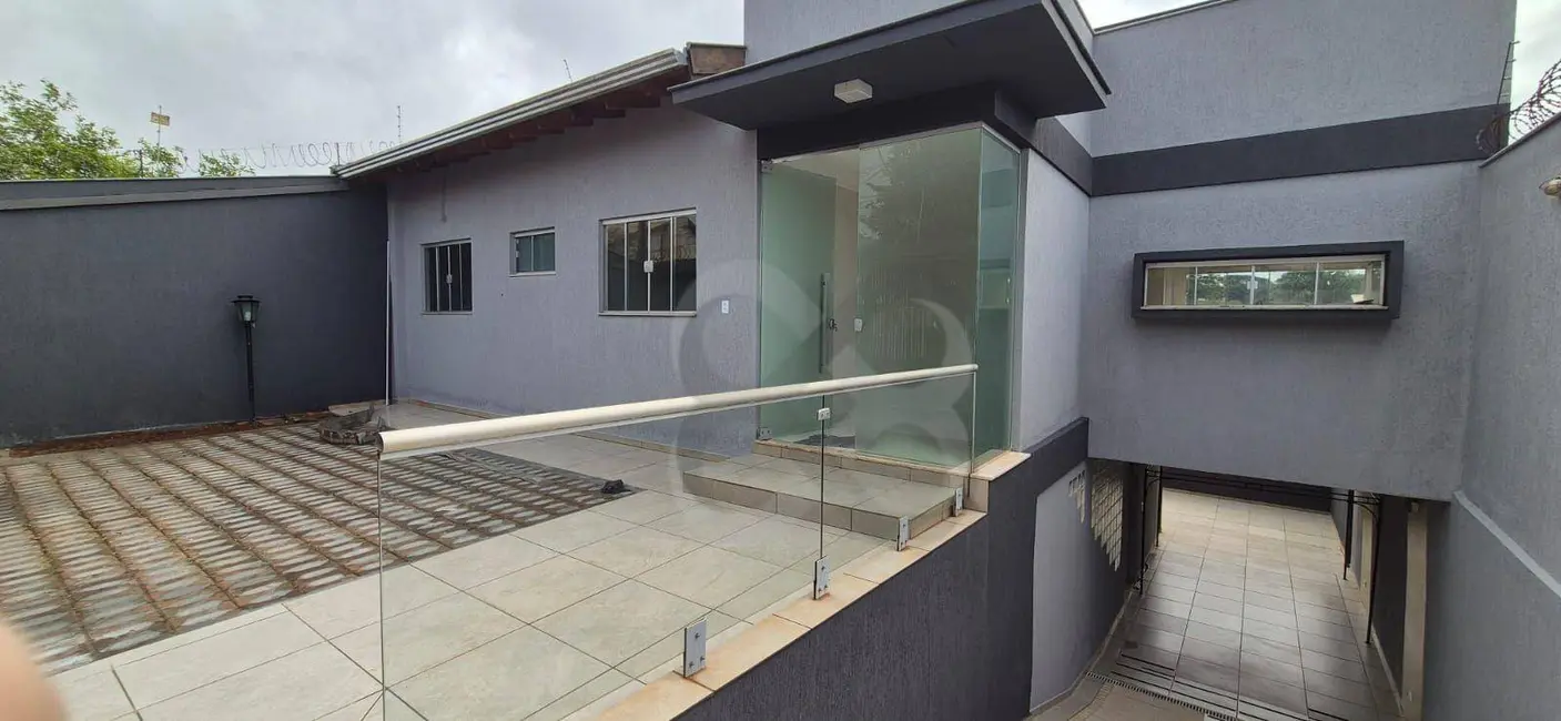 Sobrado com 4 quartos para alugar, 300m2 em Jardim Monte Sinai, Londrina - PR - imagem 7 Foto 7 de Sobrado com 4 quartos para alugar, 300m2 em Jardim Monte Sinai, Londrina - PR