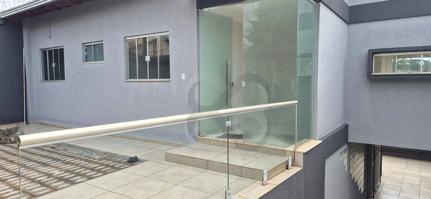 Sobrado com 4 quartos para alugar, 300m2 em Jardim Monte Sinai, Londrina - PR - imagem 6 Foto 6 de Sobrado com 4 quartos para alugar, 300m2 em Jardim Monte Sinai, Londrina - PR