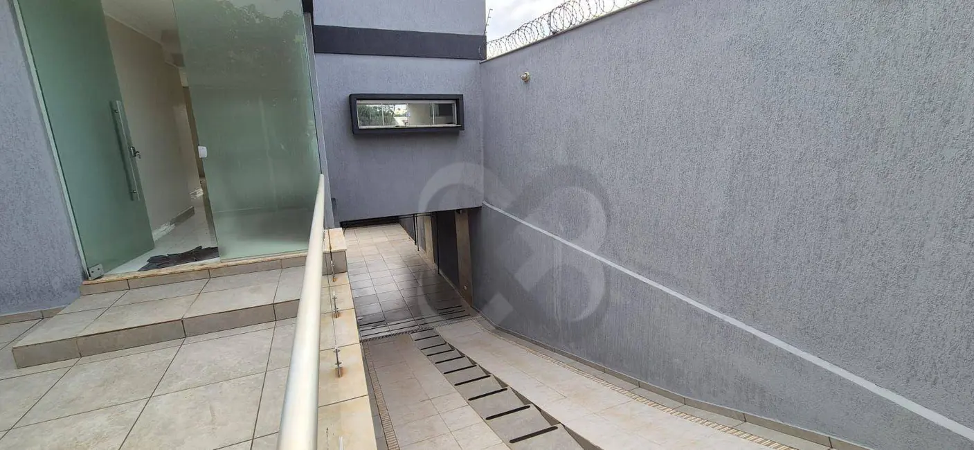 Sobrado com 4 quartos para alugar, 300m2 em Jardim Monte Sinai, Londrina - PR - imagem 8 Foto 8 de Sobrado com 4 quartos para alugar, 300m2 em Jardim Monte Sinai, Londrina - PR
