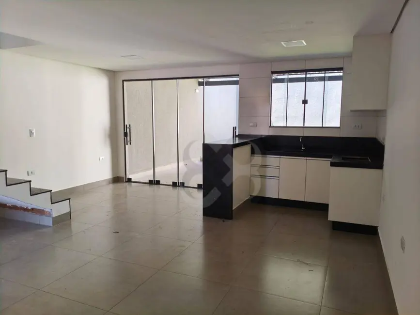 Foto 7 de Casa de Condomínio com 3 quartos para alugar, 250m2 em Jardim Presidente, Londrina - PR