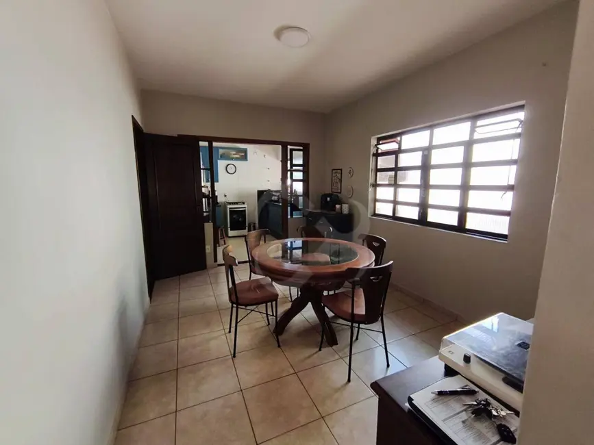 Foto 7 de Casa com 3 quartos à venda, 330m2 em Quebec, Londrina - PR