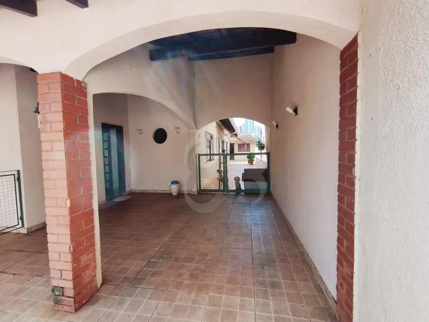 Foto 3 de Casa com 3 quartos à venda, 330m2 em Quebec, Londrina - PR