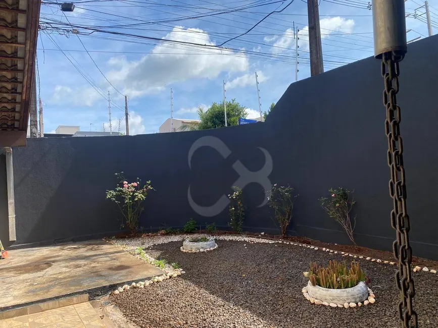 Foto 5 de Casa com 3 quartos à venda, 184m2 em Londrina - PR