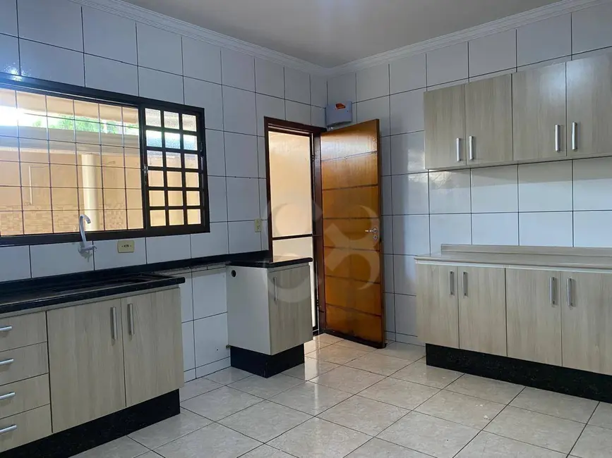 Foto 7 de Casa com 3 quartos à venda, 184m2 em Londrina - PR