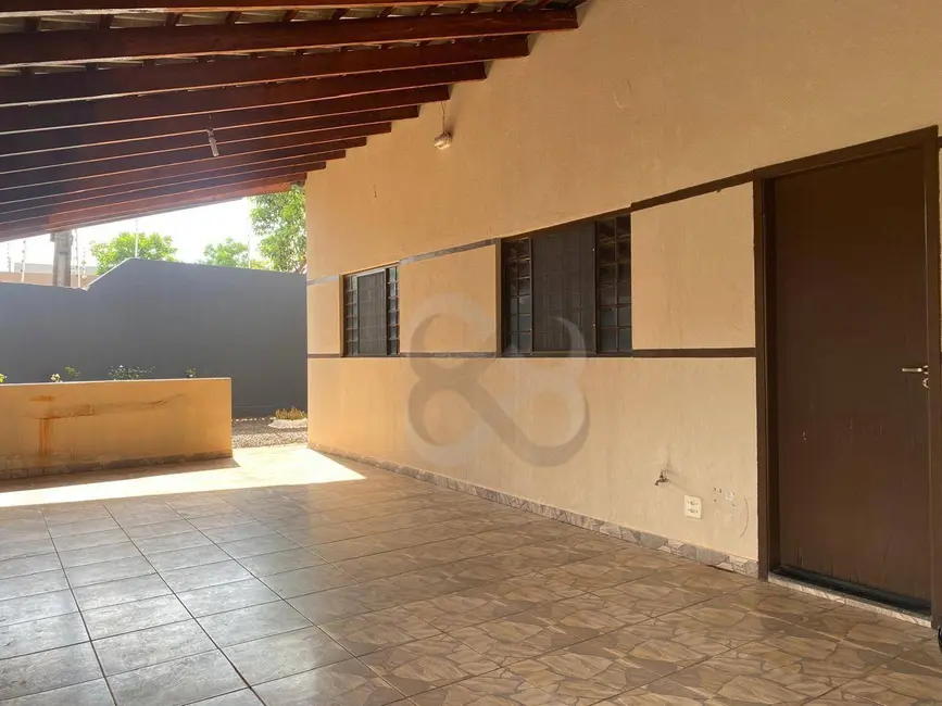 Foto 4 de Casa com 3 quartos à venda, 184m2 em Londrina - PR
