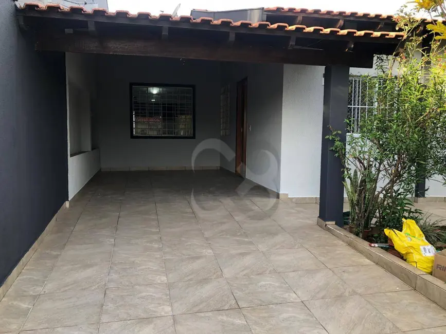 Foto 1 de Casa com 3 quartos para alugar, 250m2 em Messiânico, Londrina - PR
