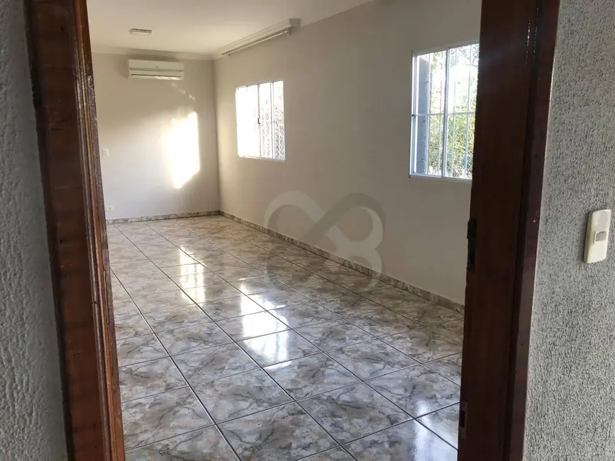 Foto 4 de Casa com 3 quartos para alugar, 250m2 em Messiânico, Londrina - PR