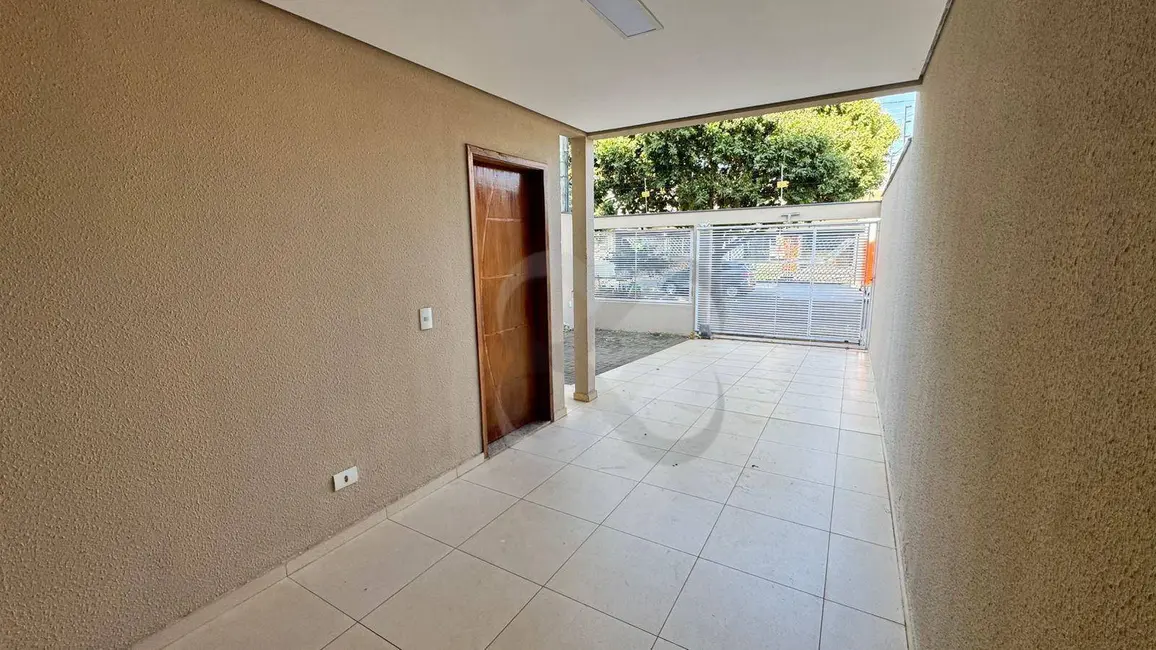 Sobrado com 3 quartos para alugar, 200m2 em Bandeirantes, Londrina - PR - imagem 5 Foto 5 de Sobrado com 3 quartos para alugar, 200m2 em Bandeirantes, Londrina - PR