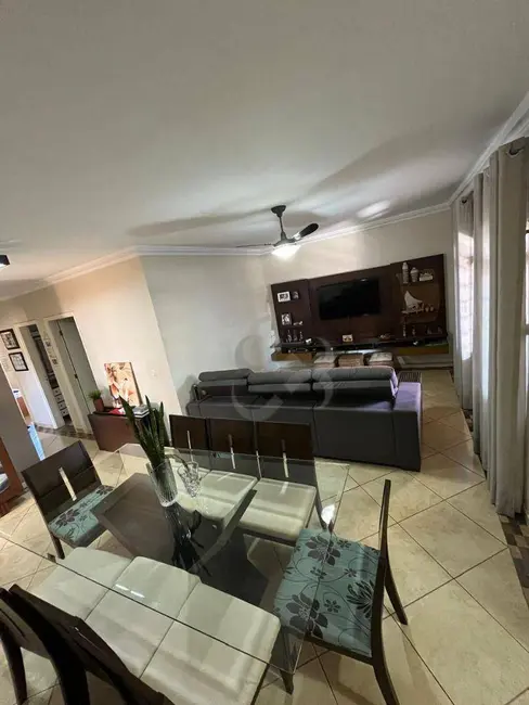Foto 8 de Casa com 4 quartos à venda, 360m2 em San Fernando, Londrina - PR