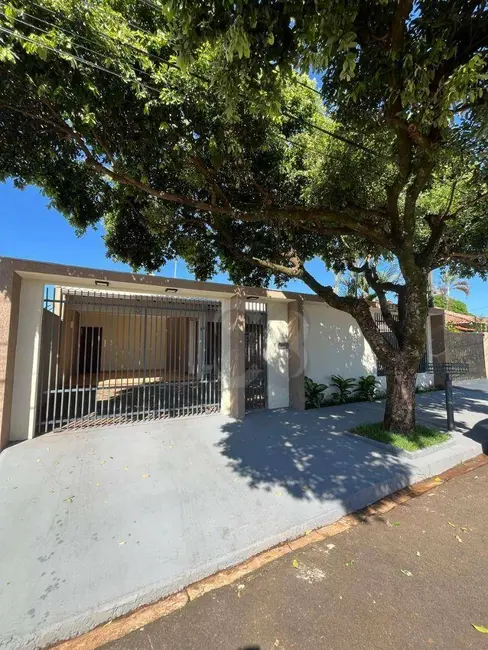 Foto 1 de Casa com 4 quartos à venda, 360m2 em San Fernando, Londrina - PR