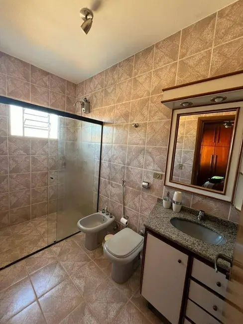 Foto 9 de Casa com 4 quartos à venda, 360m2 em San Fernando, Londrina - PR