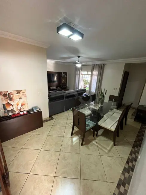 Foto 4 de Casa com 4 quartos à venda, 360m2 em San Fernando, Londrina - PR