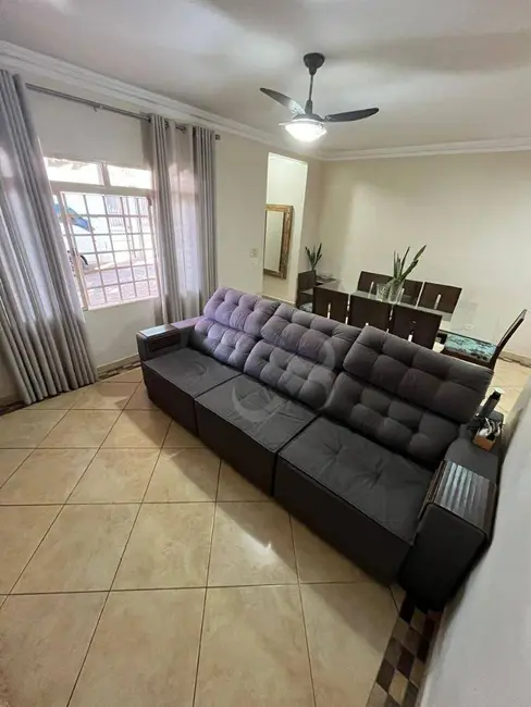 Foto 7 de Casa com 4 quartos à venda, 360m2 em San Fernando, Londrina - PR