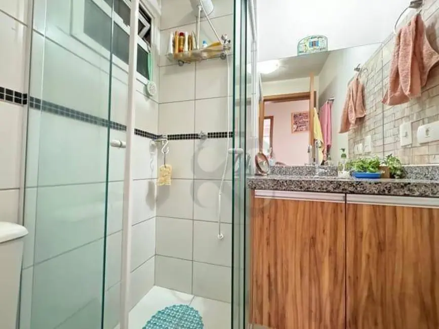 Foto 8 de Apartamento com 3 quartos à venda, 84m2 em Champagnat, Londrina - PR