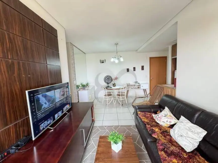 Foto 2 de Apartamento com 3 quartos à venda, 84m2 em Champagnat, Londrina - PR
