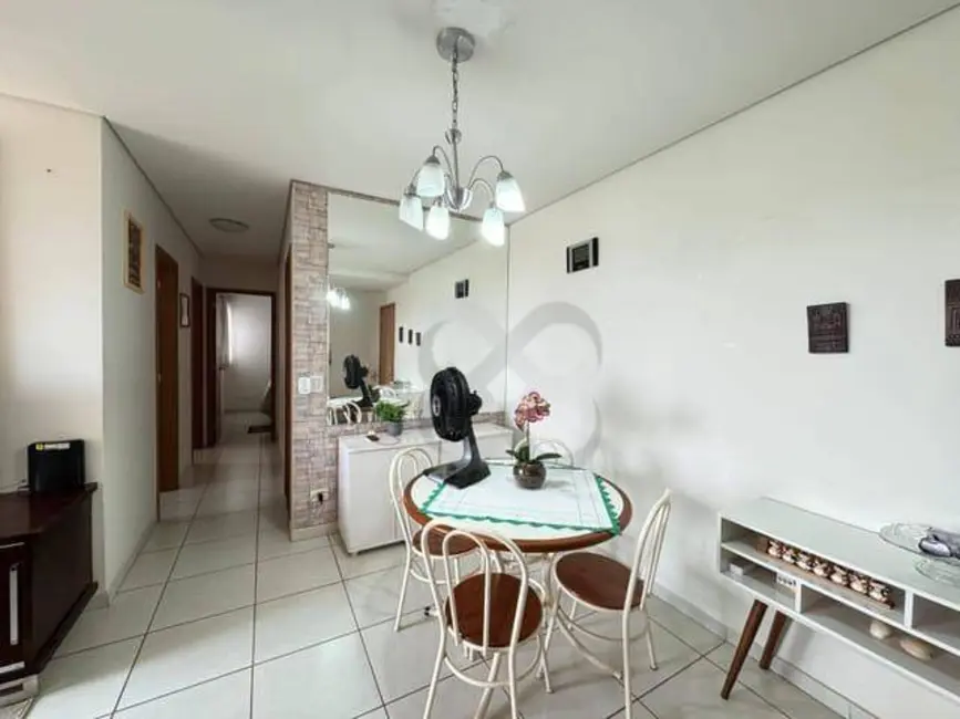 Foto 3 de Apartamento com 3 quartos à venda, 84m2 em Champagnat, Londrina - PR
