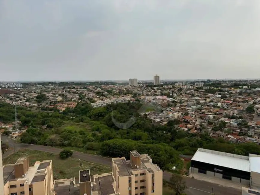 Foto 9 de Apartamento com 3 quartos à venda, 84m2 em Champagnat, Londrina - PR