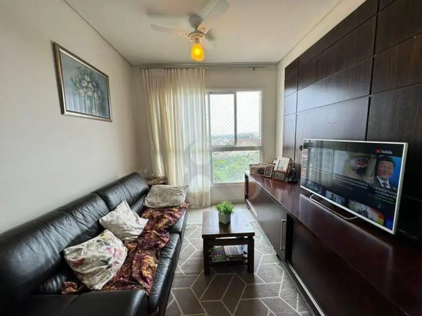Foto 5 de Apartamento com 3 quartos à venda, 84m2 em Champagnat, Londrina - PR