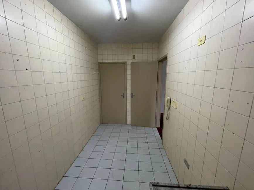 Foto 9 de Apartamento com 3 quartos para alugar, 105m2 em Centro, Londrina - PR