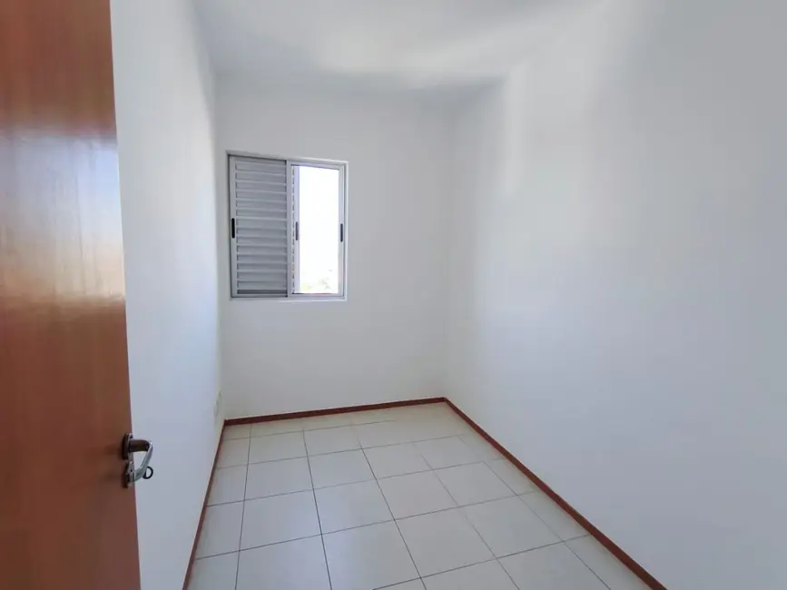 Foto 6 de Apartamento com 3 quartos para alugar, 115m2 em Vila Filipin, Londrina - PR