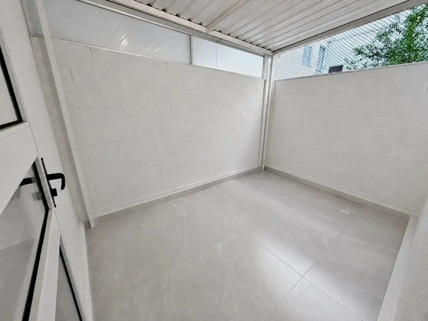 Foto 3 de Apartamento com 2 quartos à venda, 57m2 em Londrina - PR