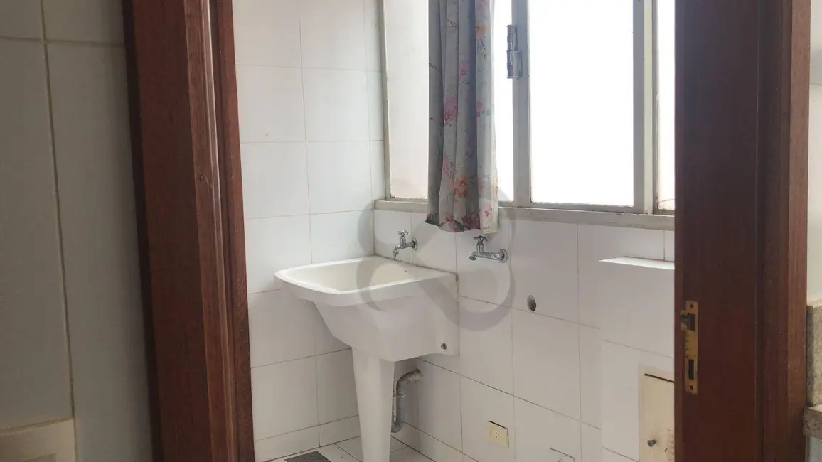 Foto 9 de Apartamento com 3 quartos à venda, 131m2 em Jardim Santo Antônio, Londrina - PR