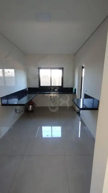 Casa de Condomínio com 3 quartos à venda, 318m2 em Londrina - PR - imagem 7 Foto 7 de Casa de Condomínio com 3 quartos à venda, 318m2 em Londrina - PR