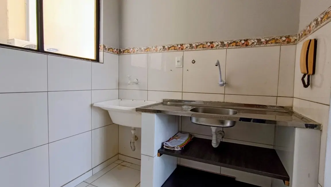 Foto 6 de Apartamento com 2 quartos para alugar, 39m2 em Jardim Novo Sabará, Londrina - PR