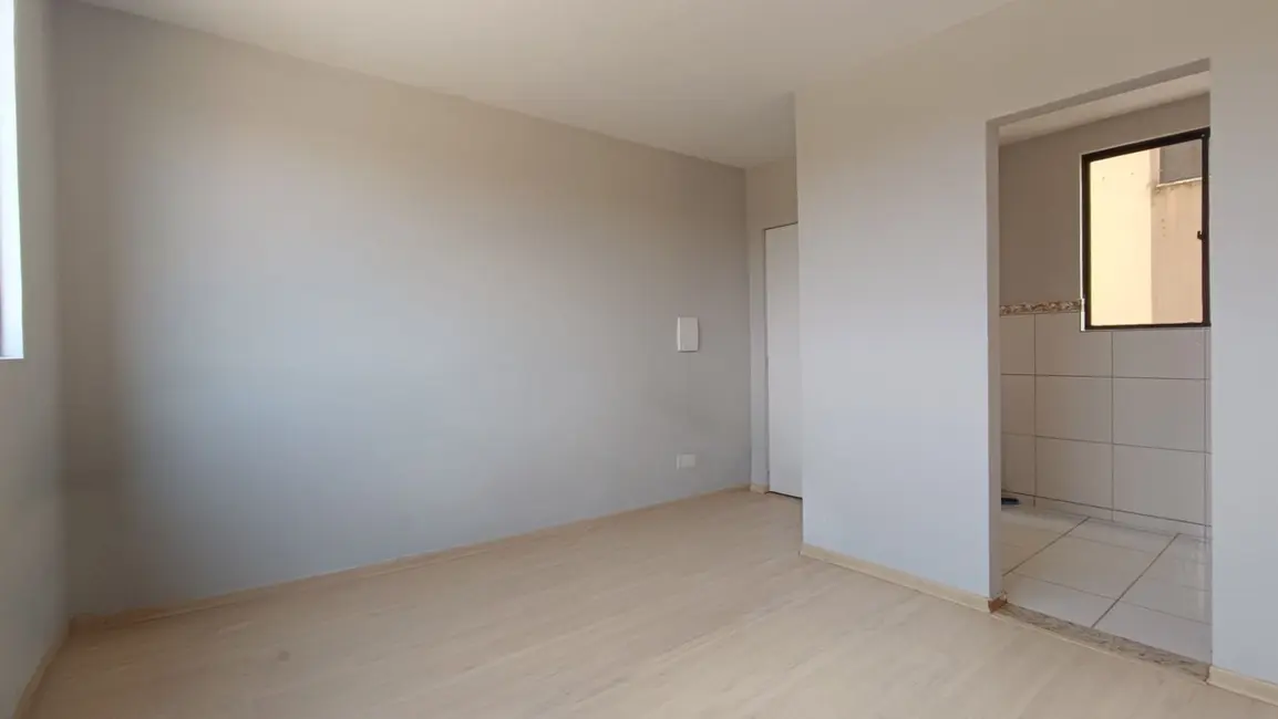 Foto 4 de Apartamento com 2 quartos para alugar, 39m2 em Jardim Novo Sabará, Londrina - PR