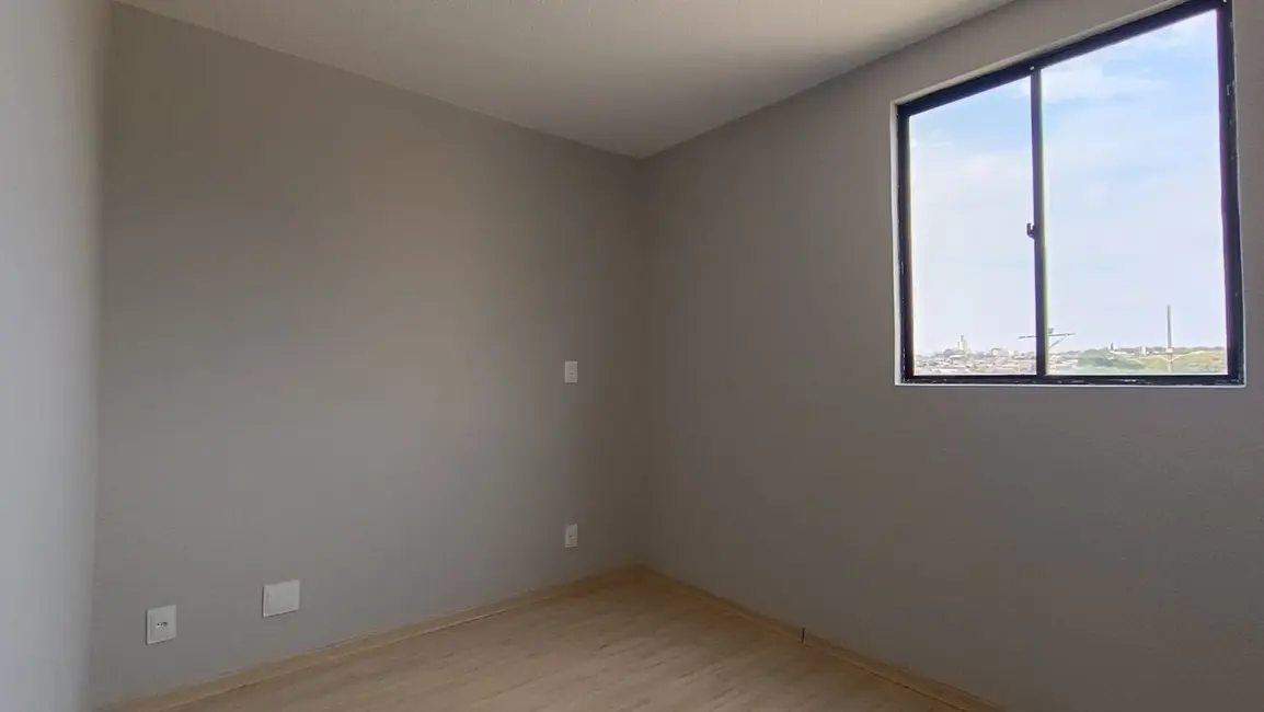 Foto 9 de Apartamento com 2 quartos para alugar, 39m2 em Jardim Novo Sabará, Londrina - PR