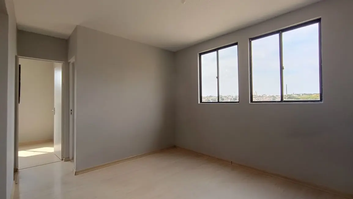 Foto 2 de Apartamento com 2 quartos para alugar, 39m2 em Jardim Novo Sabará, Londrina - PR