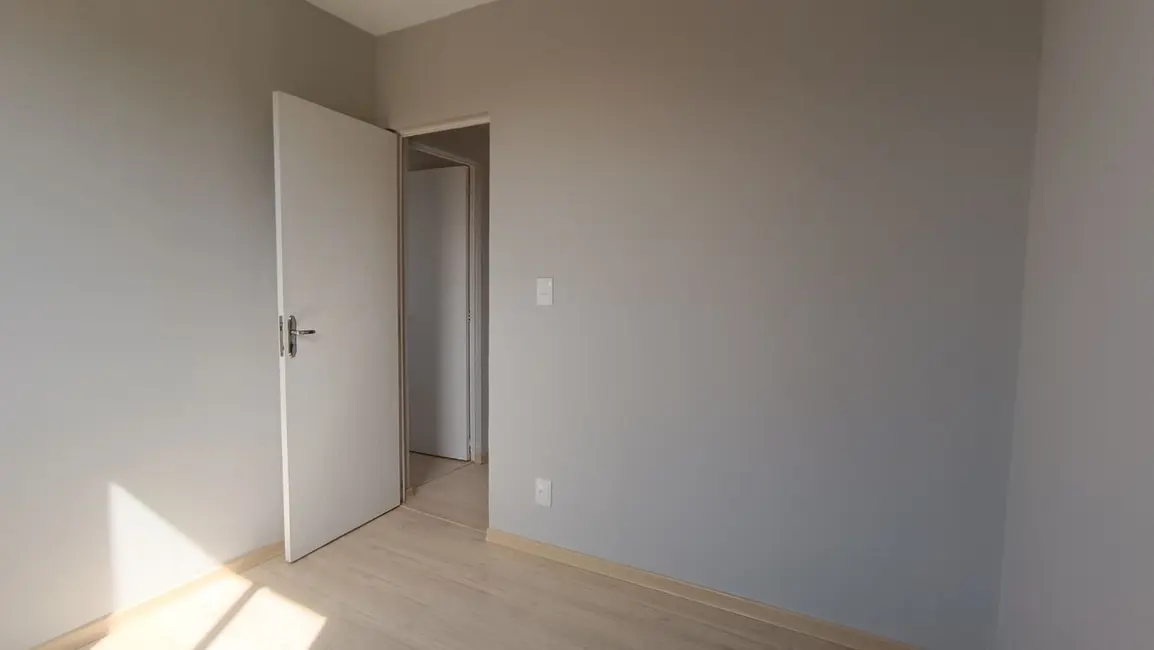 Foto 8 de Apartamento com 2 quartos para alugar, 39m2 em Jardim Novo Sabará, Londrina - PR