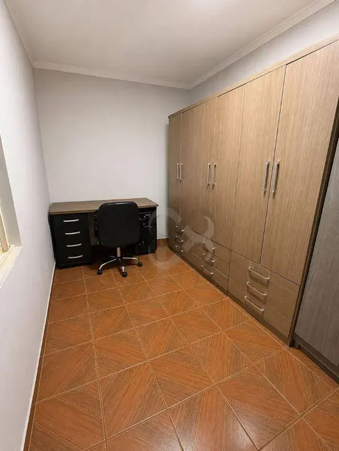 Foto 6 de Casa com 4 quartos para alugar, 135m2 em Bandeirantes, Londrina - PR