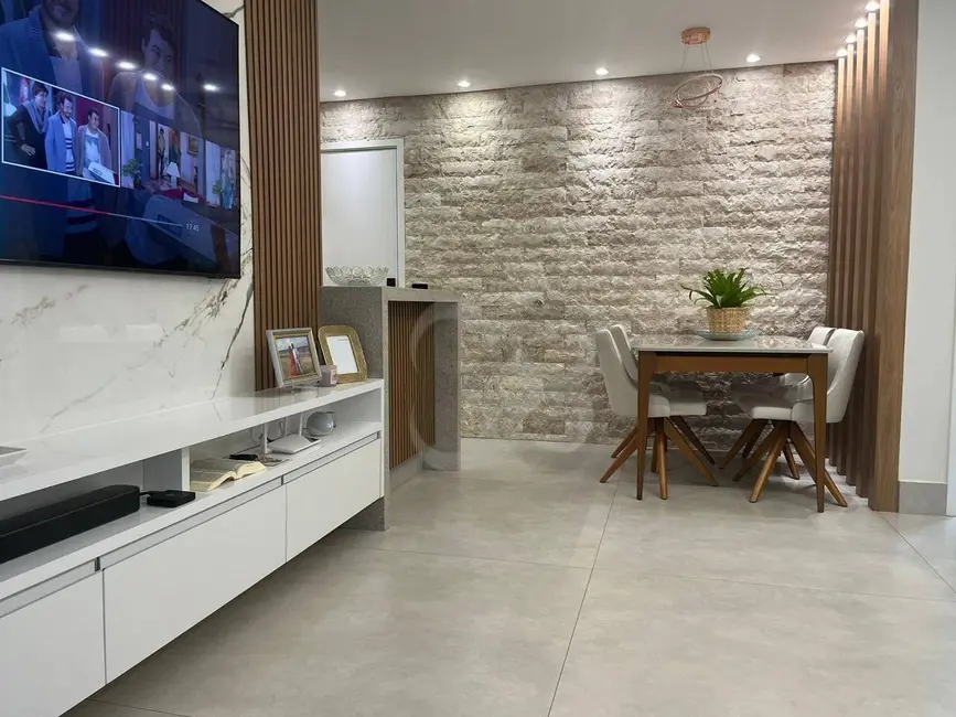 Foto 4 de Apartamento com 2 quartos à venda, 93m2 em Aurora, Londrina - PR