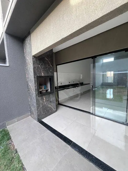Casa com 3 quartos à venda, 186m2 em Alto da Boa Vista, Londrina - PR - imagem 3 Foto 3 de Casa com 3 quartos à venda, 186m2 em Alto da Boa Vista, Londrina - PR
