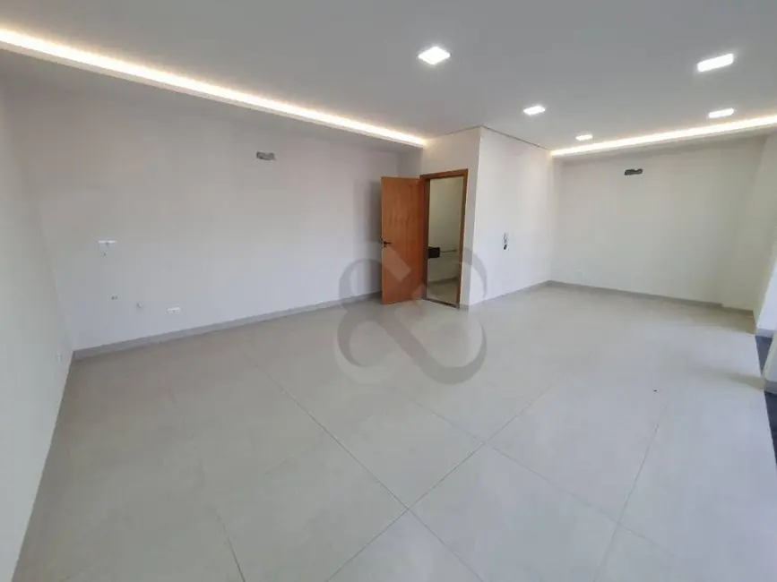 Casa para alugar, 150m2 em Petrópolis, Londrina - PR - imagem 2 Foto 2 de Casa para alugar, 150m2 em Petrópolis, Londrina - PR