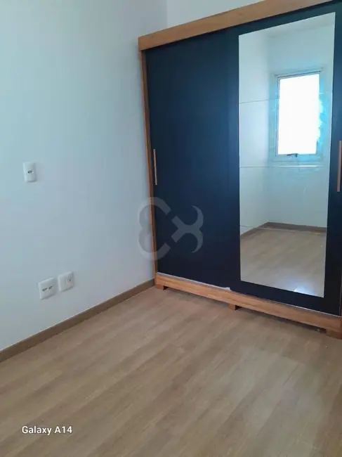 Apartamento com 3 quartos para alugar, 127m2 em Londrina - PR - imagem 9 Foto 9 de Apartamento com 3 quartos para alugar, 127m2 em Londrina - PR