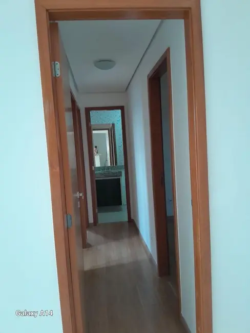 Apartamento com 3 quartos para alugar, 127m2 em Londrina - PR - imagem 8 Foto 8 de Apartamento com 3 quartos para alugar, 127m2 em Londrina - PR