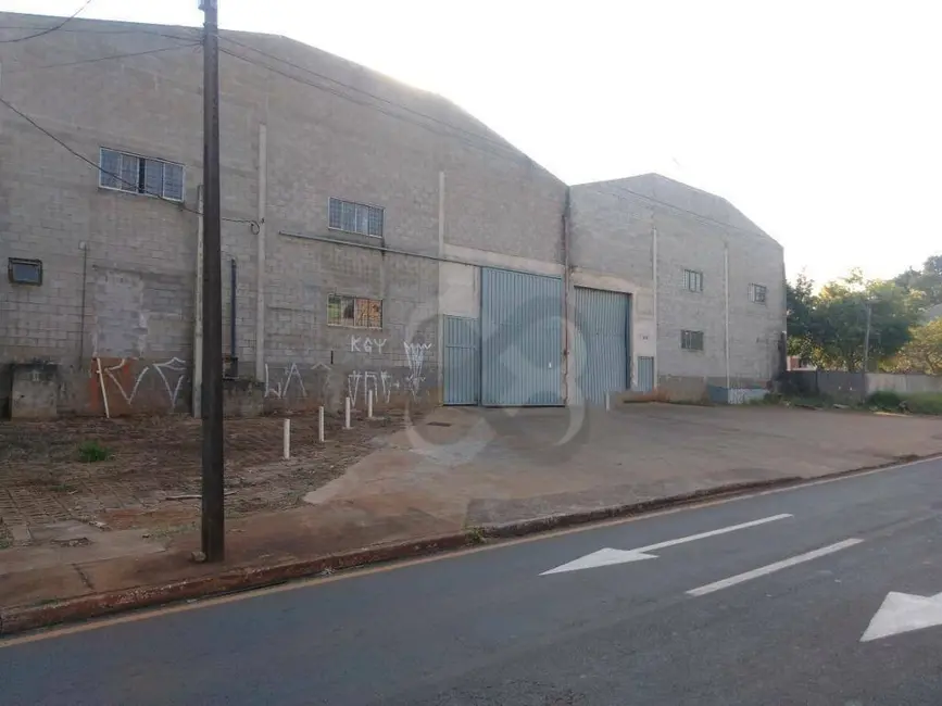 Foto 4 de Armazém / Galpão para alugar, 2112m2 em Helena, Londrina - PR