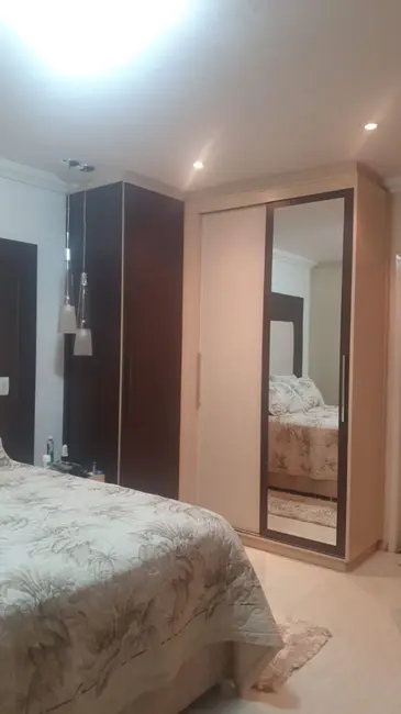 Foto 6 de Sobrado com 4 quartos à venda, 273m2 em San Fernando, Londrina - PR